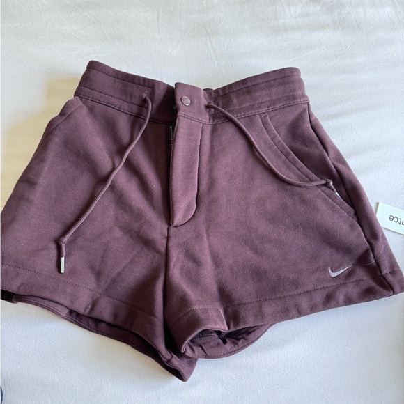 Nike club fleece womens shorts - Picture 2 of 3
